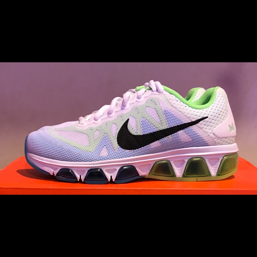 Nike women’s tailwinds